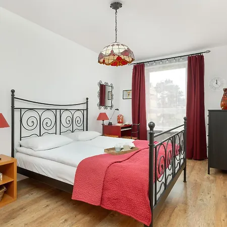 Przestronny W Krakowie Z Biurkiem, Parkingiem I Wanna By Renters *